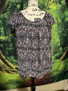 LC Lauren Conrad Black Floral Medallion Peasant Top